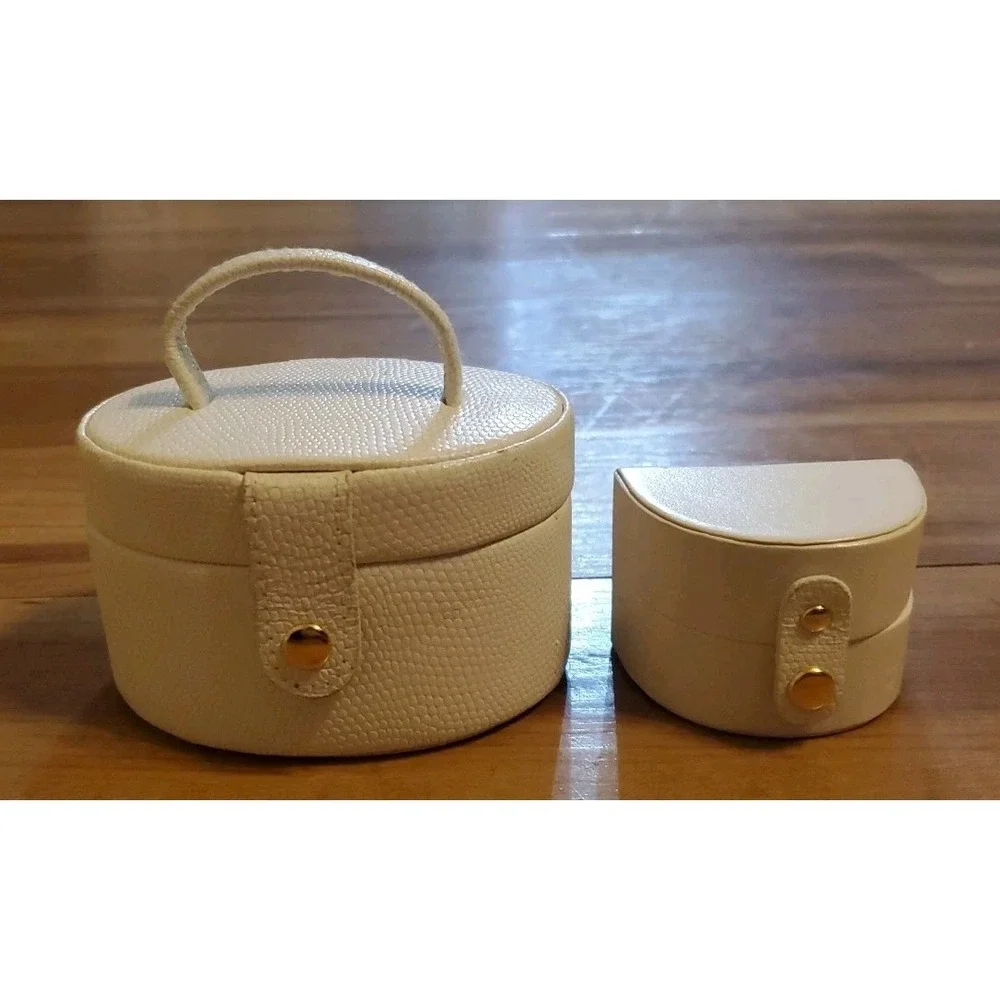White Textured Faux Leather Jewelry Case Set Round Travel Vanity Organizer